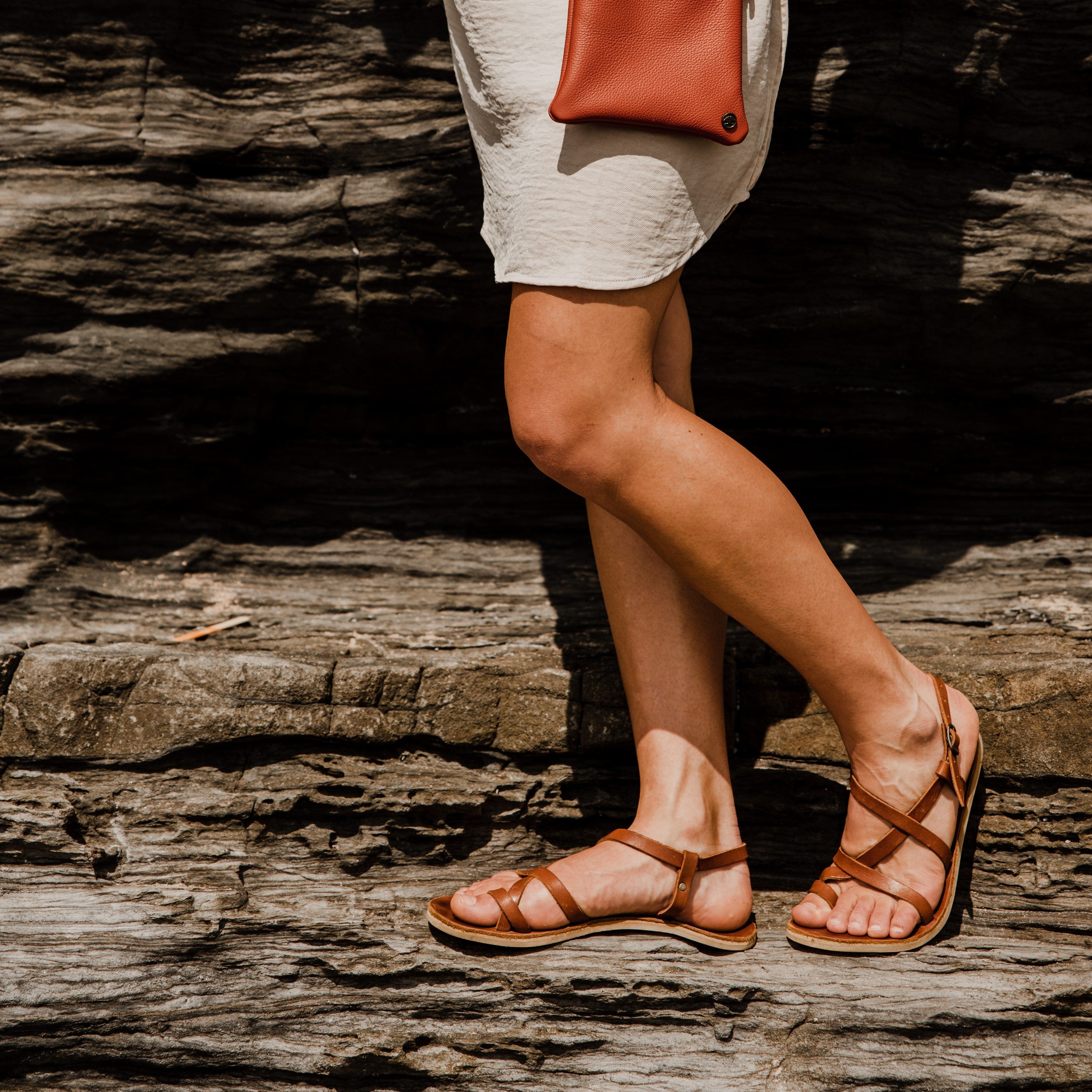 Tan leather shop sandals heel